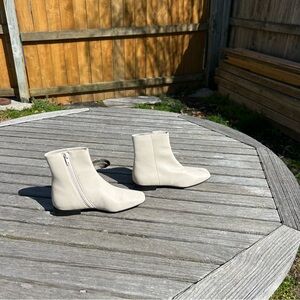 Linea Paolo‎ Rad Bootie Cream Size 4